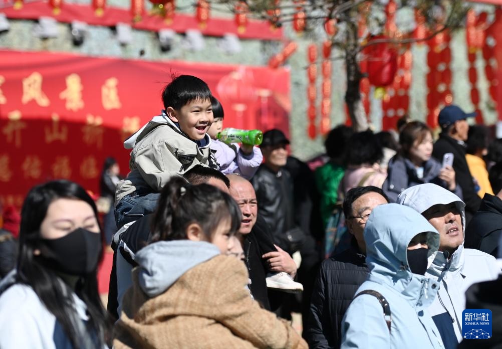 天津:开山迎客来